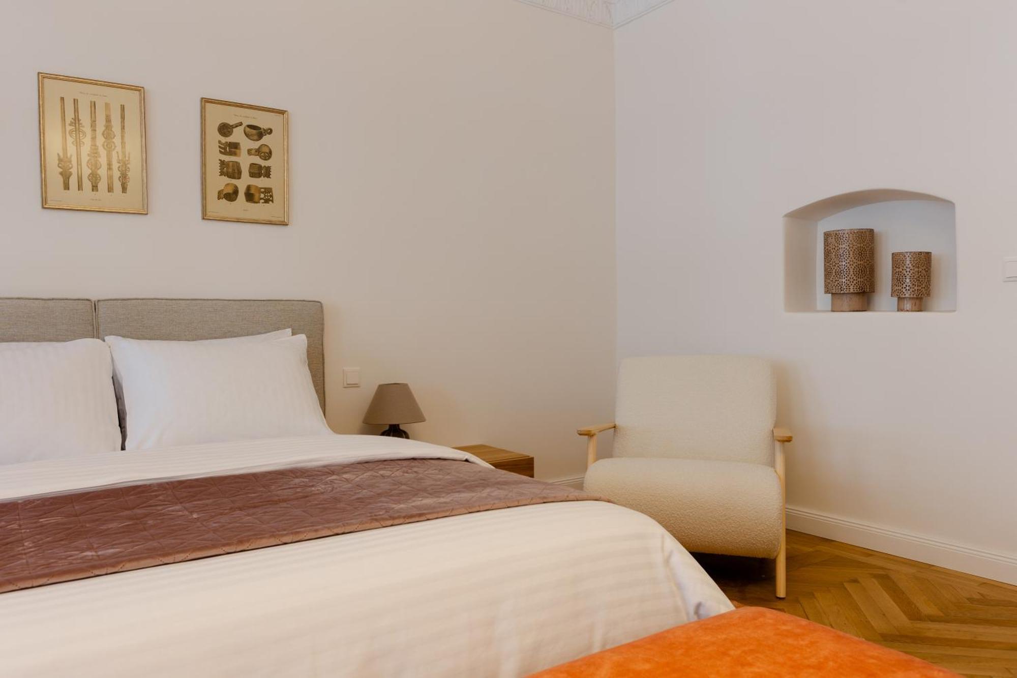 House 66 Aparthotel Braşov Eksteriør bilde