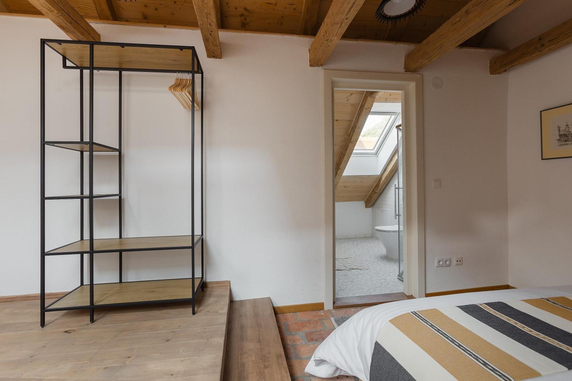 House 66 Aparthotel Braşov Eksteriør bilde